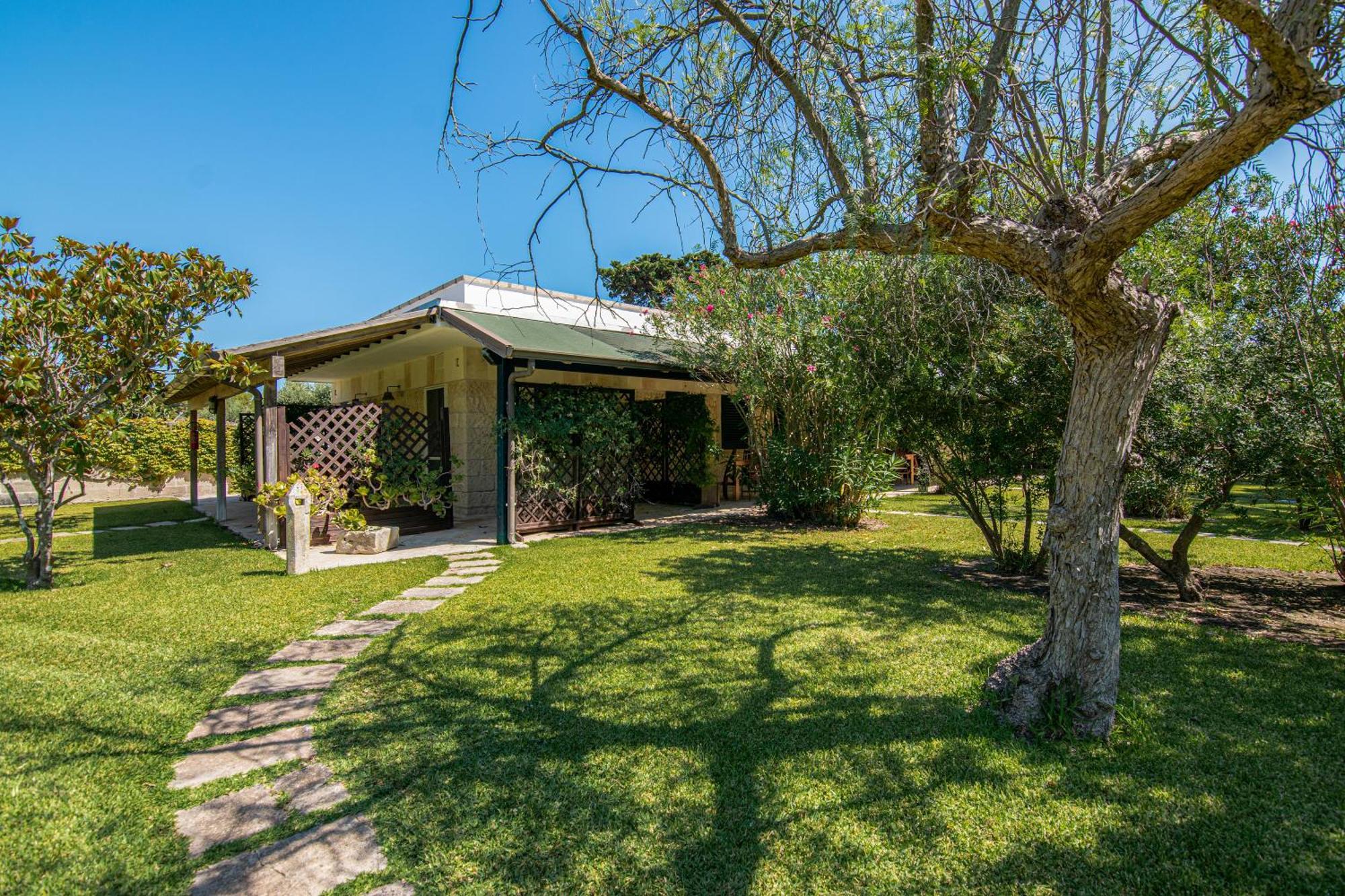 Bio Agriturismo Salos Alimini Exterior photo